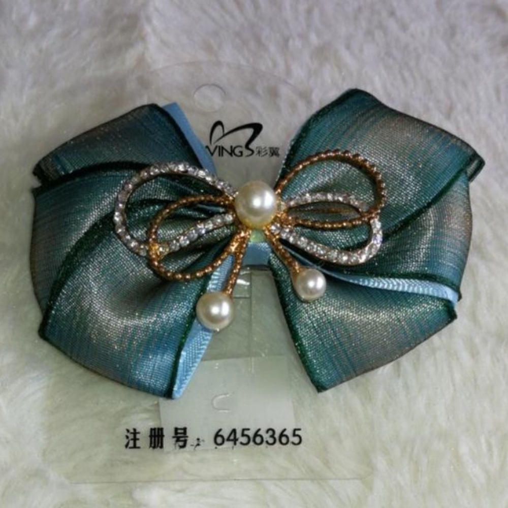 Blue Pearled Bow Hair Clip